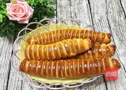 Illustration of how to make caterpillar bread 15