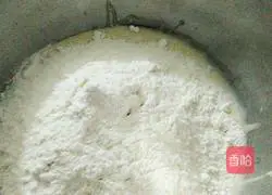 Illustration of how to make lotus seed mooncakes 3