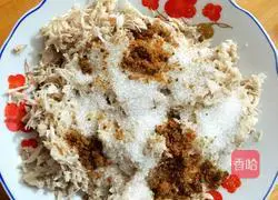 Illustration of making meat floss 3