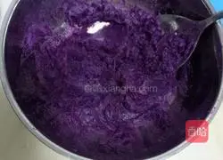 Illustration of how to make baby teething biscuits 1