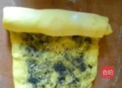Illustration of how to make black sesame biscuit rolls 12