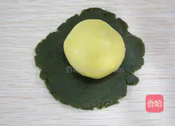 Illustration of how to make watermelon mooncakes 11