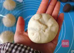 Illustration of how to make bean paste bread 10