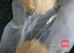 Fresh meat mooncakes Illustration of how to do it 1