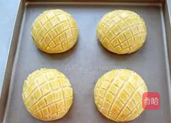 Illustration of how to make pineapple buns 22
