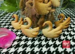 Illustration of how to make swan biscuits 14