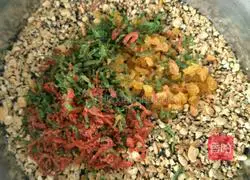 Illustration of how to make five-nut mooncake filling 7