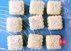Illustration of how to make chestnut and snow skin mooncake 18