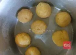 Illustration of how to make space tree mooncakes 1