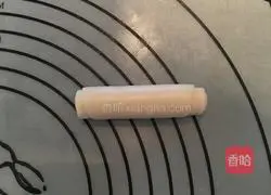 Illustration of how to make fresh meat mooncakes 10