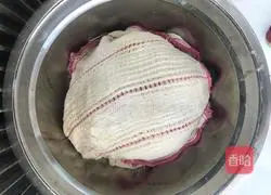 Illustration of how to make Fengzhen mooncakes 11