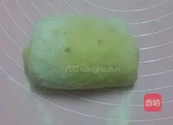 Illustration of how to make coconut chestnut toast 14