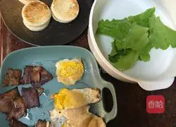 Illustration of how to make mini toast burgers 6