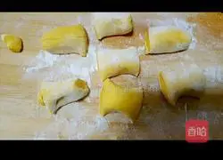 Illustration of how to make pumpkin mooncakes 7