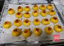 Illustration of how to make pet mooncakes 11