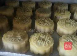 Cantonese five-nut mooncake recipe 17