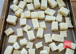 Illustration of making homemade bread crumbs 2