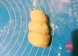 Illustration of how to make ham sausage bread 13