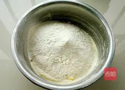 Illustration of how to make two-color biscuits 7