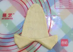 Illustration of how to make whole wheat horn bean paste meal pack 6