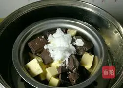 Illustration of how to make microwave chocolate chip cookies 1