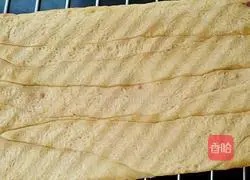 Illustration of how to make colorful striped toast 27