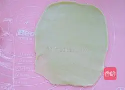 Illustration of how to make chives, bacon, cheese and meat floss bread 8