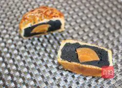 Illustration of how to make mooncakes with bean paste filling (10 mooncakes) 12