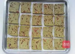 Jing~Illustration of how to make cherry tomato cookies 10