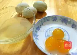 Illustration of how to make Cantonese bean paste and egg yolk mooncakes 6