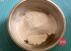 Illustration of how to make bean paste and double yolk mooncakes 4