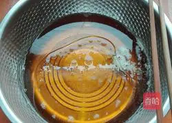 Illustration of how to make black rice stuffed mooncakes 2