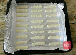 Illustration of how to make finger biscuits 10