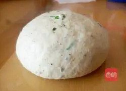 Illustration of how to make whole wheat scallion and sesame buns 6