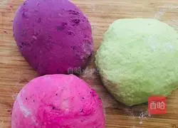 Illustration of how to make colorful toast 5