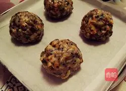 Illustration of how to make five-nut mooncake filling 6