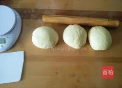 Illustration of how to make Polish egg yolk evaporated milk toast 11