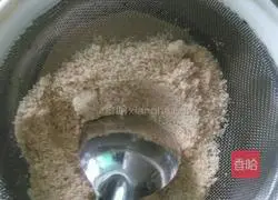 Illustration of making homemade bread crumbs 8