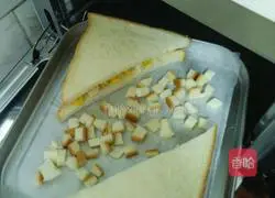 How to make corn cheese toast Illustration 7