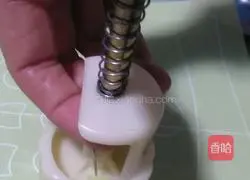 Illustration of how to make simple moon cakes 8