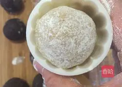 Illustration of how to make jujube mooncakes 10