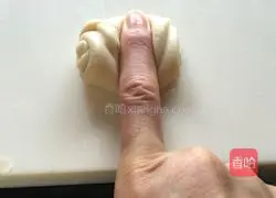 Illustration of how to make traditional Su-style fresh meat mooncakes 12