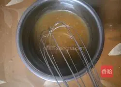 Cantonese-style mooncake (egg yolk and white lotus paste) recipe illustration 4