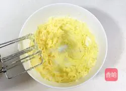 Illustration of how to make kiwi fruit shaped biscuits 3