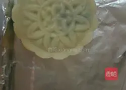 Illustration of how to make Japanese peach skin mooncakes 9