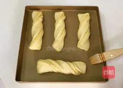 Coconut Milk Stick Bread Recipe Illustration 14