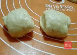 Illustration of how to make rose bread 9