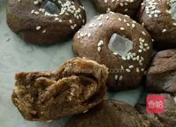 Illustration of how to make mixed sugar mooncakes 10