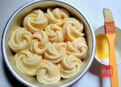 Illustration of how to make rose bread (eight inches) 12