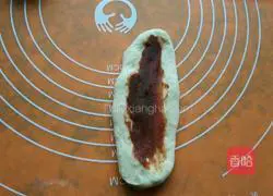 Illustration of how to make bean paste bread rolls 6